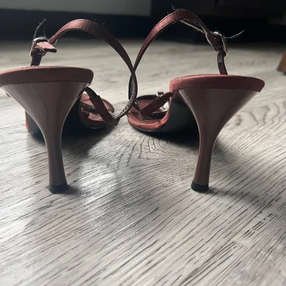 Elegant Brown Strappy Heels - Picture 4 of 6